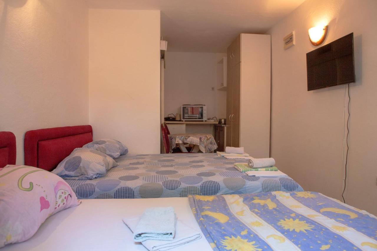 Family Apartments Vukcevic Čanj Eksteriør billede