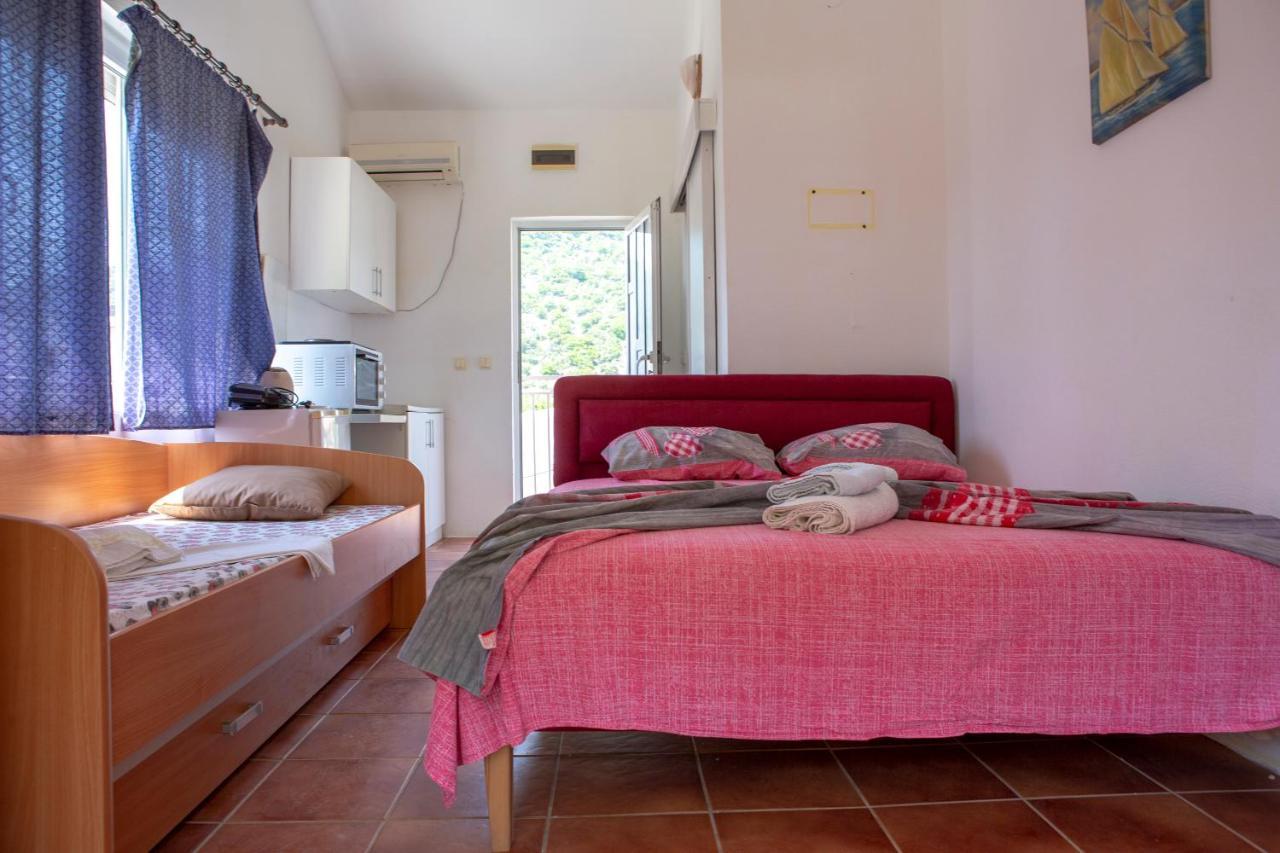 Family Apartments Vukcevic Čanj Eksteriør billede