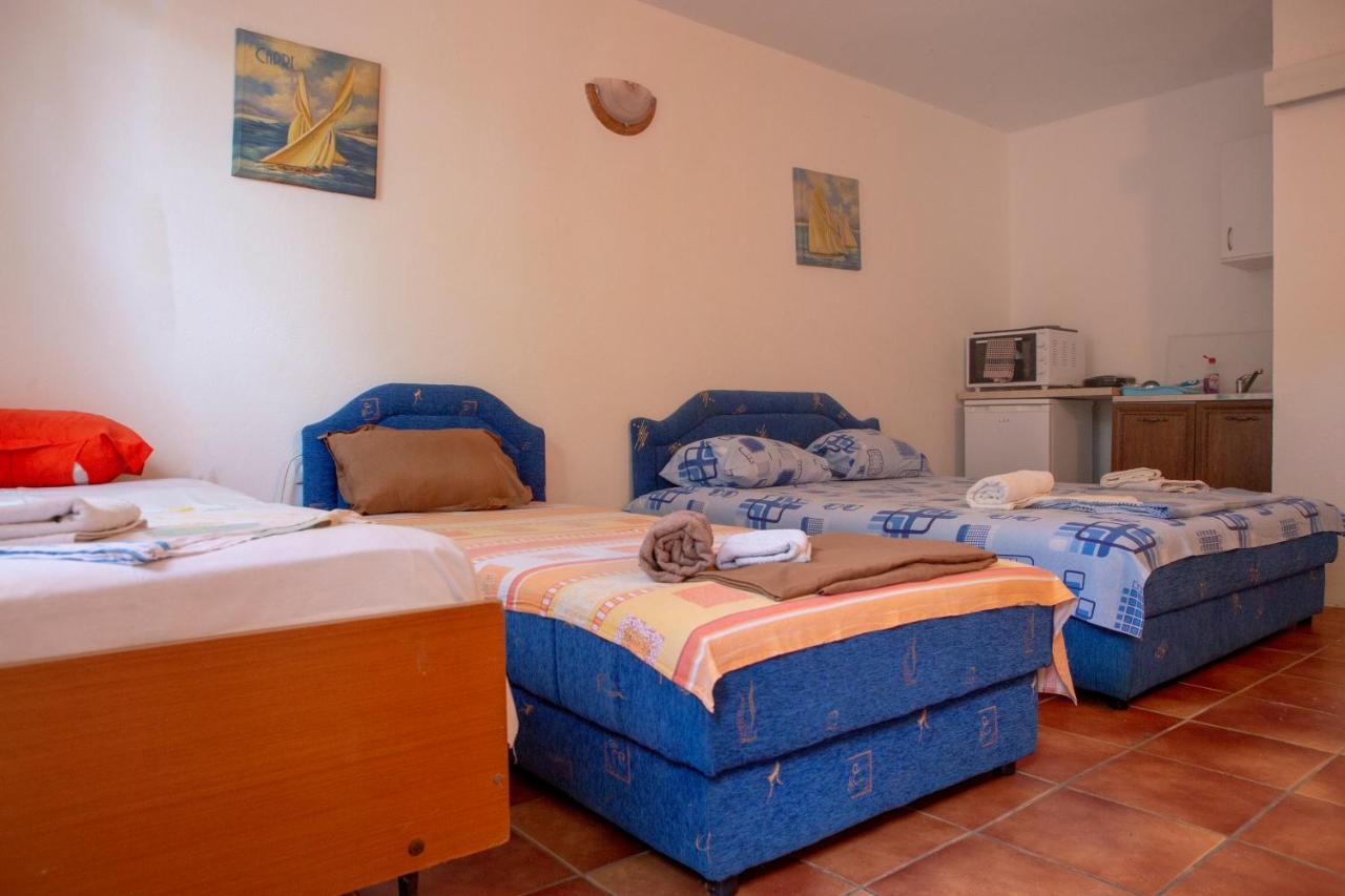 Family Apartments Vukcevic Čanj Eksteriør billede